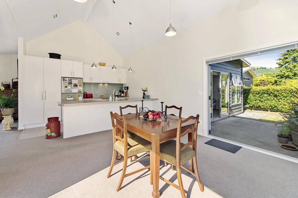 Lupin Lodge Bed & Breakfast Таупо Экстерьер фото